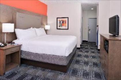 Holiday Inn Express Clanton - image 3