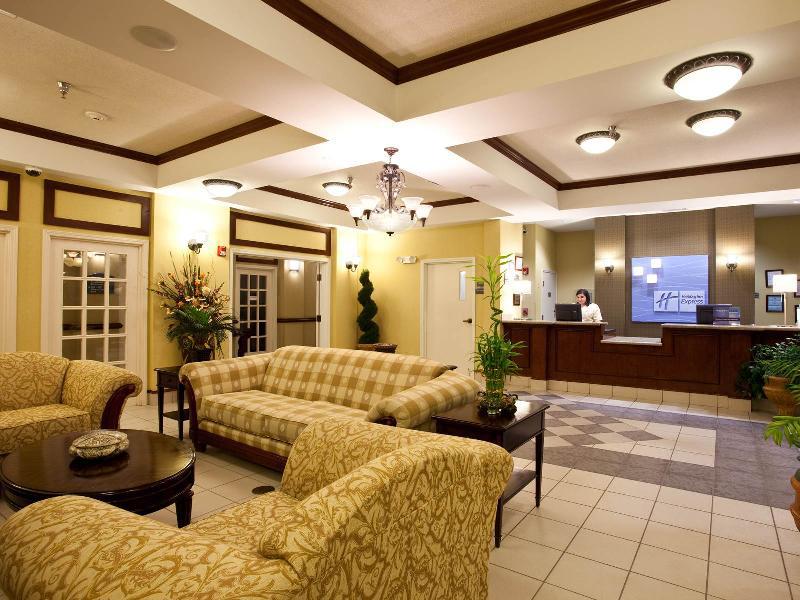 Holiday Inn Express Clanton - image 5