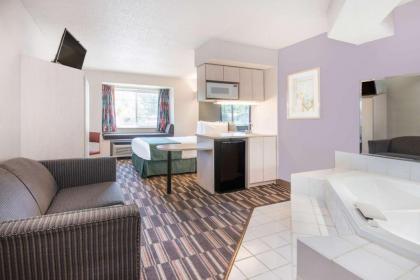 Microtel Inn & Suites Claremore - image 11