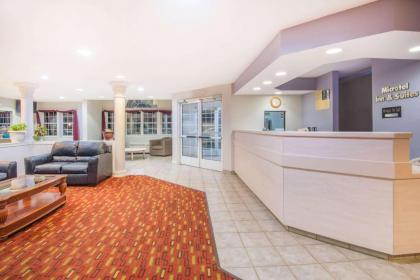 Microtel Inn & Suites Claremore - image 9