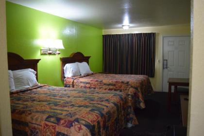 Claremore Motor Inn - image 3