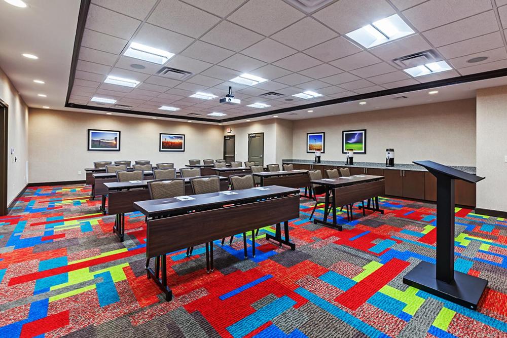 Hampton Inn & Suites Claremore - image 4