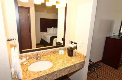 Cobblestone Inn & Suites - Clarion - image 7