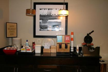 Hampton Inn Clarion - image 15