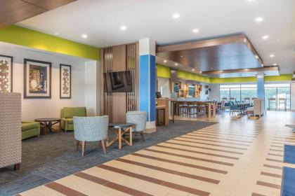 Holiday Inn Express & Suites Clarion an IHG Hotel - image 8