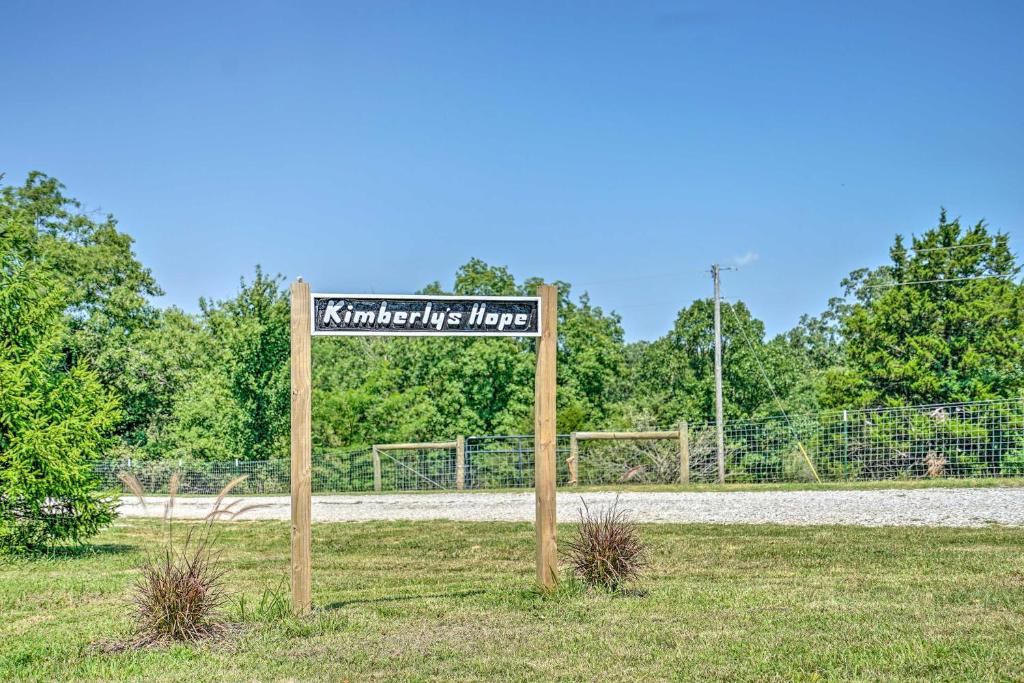 Kimberlys Hope Clark Apt on Farm with Pool Access - image 6