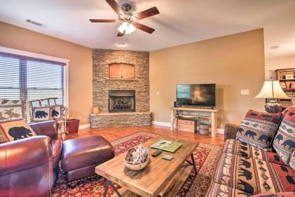 Peaceful High-End Clarkesville Apt on Horse Farm! - image 1