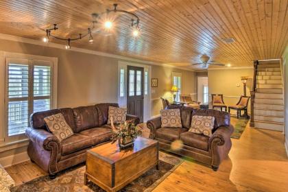 Serving Southern Charm at this Clarkesville House! - image 12