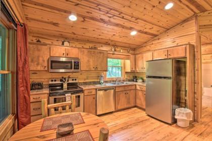 The HoneyBee Cabin Private Porch and Hot Tub - image 10