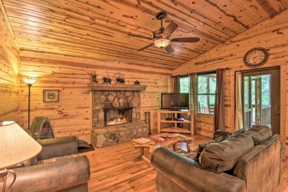 The HoneyBee Cabin Private Porch and Hot Tub - image 7