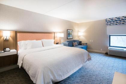 Hampton Inn Clarks Summit - image 10