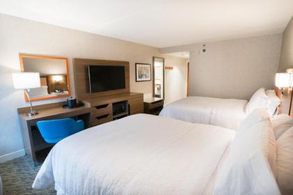 Hampton Inn Clarks Summit - image 9