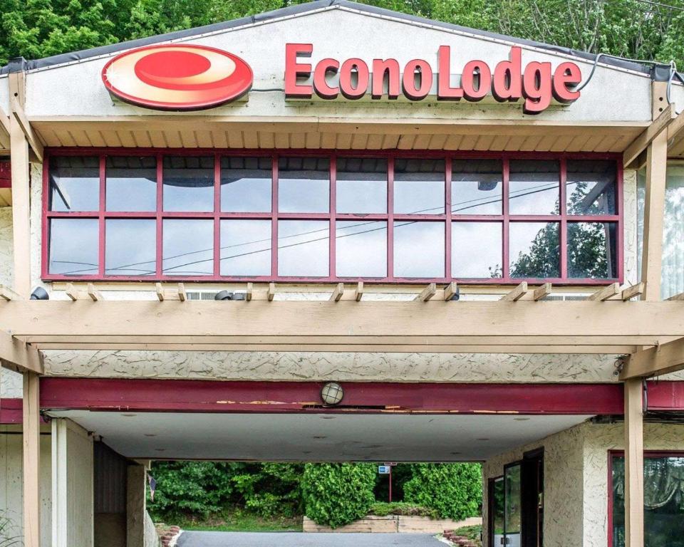 Econo Lodge Summit - Scranton - image 4