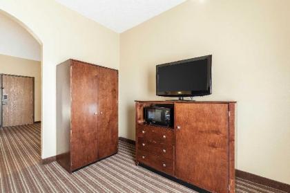 Quality Inn - image 5