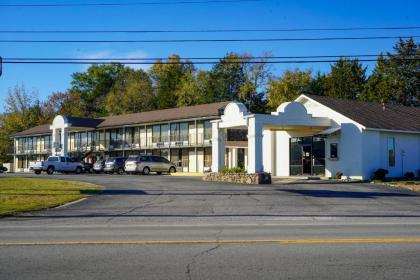 Sunset Inn Clarksville - image 1