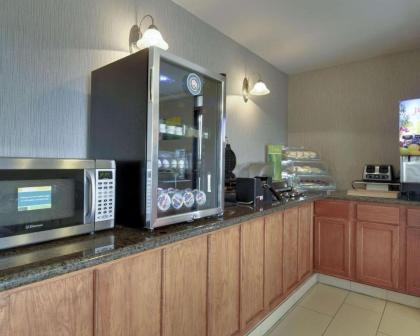 Quality Inn & Suites Clarksville - image 15