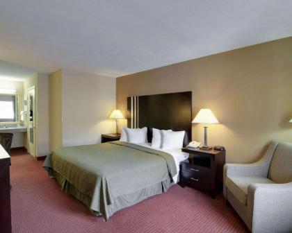 Quality Inn & Suites Clarksville - image 6