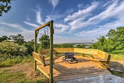 Lamar Cabin and Deck with Hot tub Lake and mtn Views Clarksville Arkansas