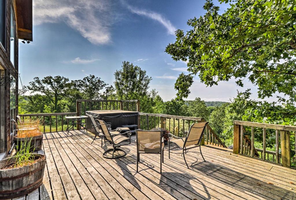 Lamar Cabin and Deck with Hot Tub Lake and Mtn Views - image 7