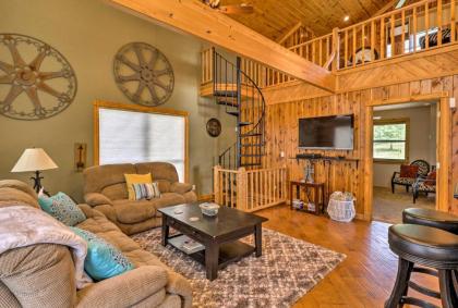 Lamar Cabin and Deck with Hot Tub Lake and Mtn Views - image 9