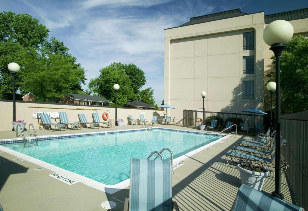 Hampton Inn Clarksville - image 5