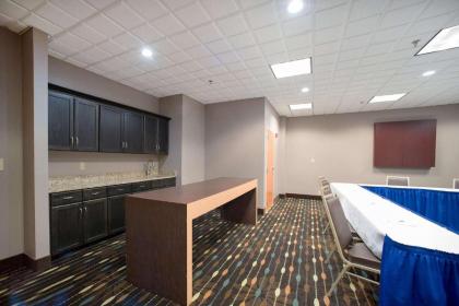 Hampton Inn Clarksville - image 8