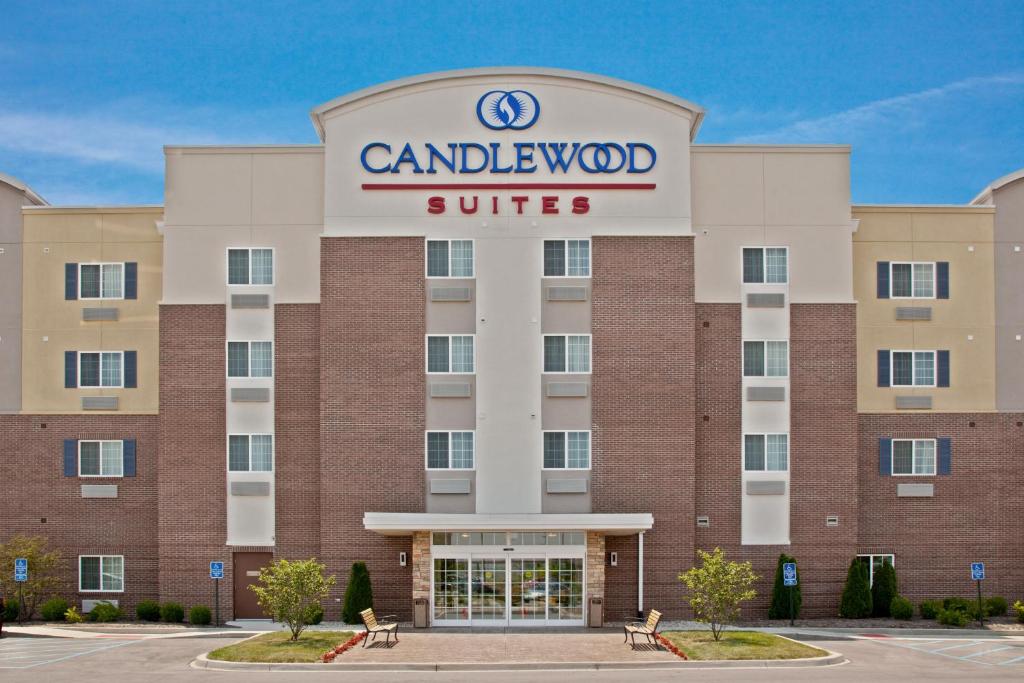 Candlewood Suites Louisville North an IHG Hotel - main image