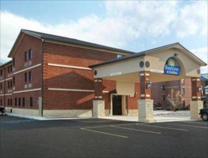 Days Inn & Suites by Wyndham Jeffersonville IN - image 2