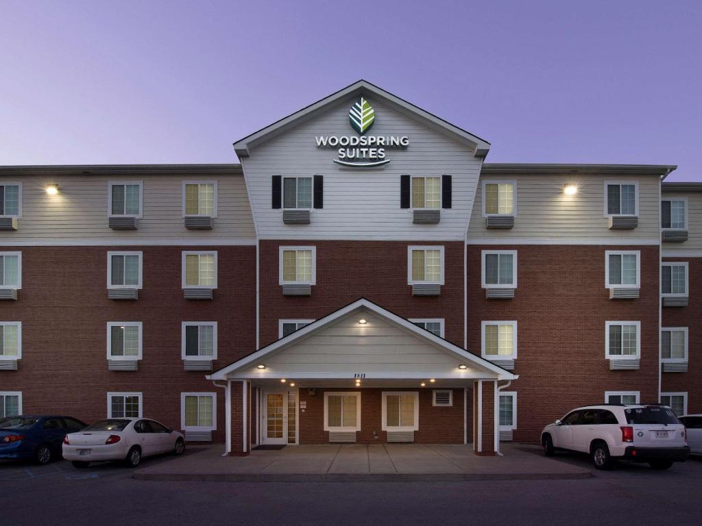 WoodSpring Suites Louisville Clarksville - image 5