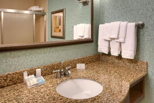 Hilton Garden Inn Clarksville - image 2