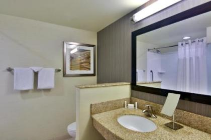 Courtyard by Marriott Clarksville - image 3