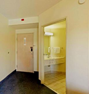 Americas Best Value Inn Clarksville - main image