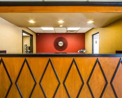 Rodeway Inn & Suites - image 4