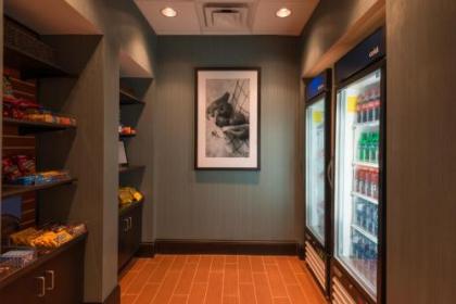 Hampton Inn & Suites Clarksville - image 2