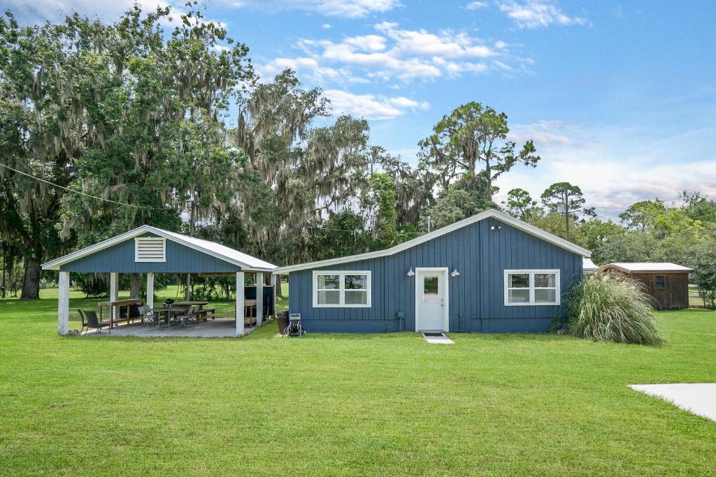 Cozy River Cabin Family Friendly! Dock Ping Pong Bball Court - image 4