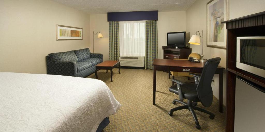 Hampton Inn Syracuse Clay - image 2