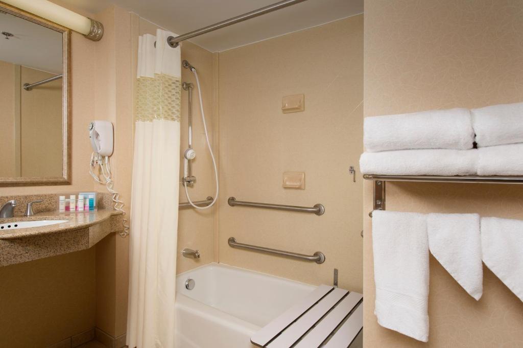 Hampton Inn Syracuse Clay - image 3