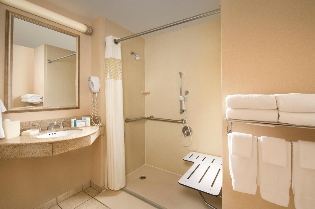 Hampton Inn Syracuse Clay - image 4