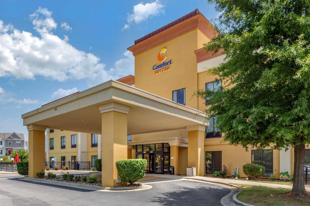 Comfort Suites Clayton - Garner - image 3