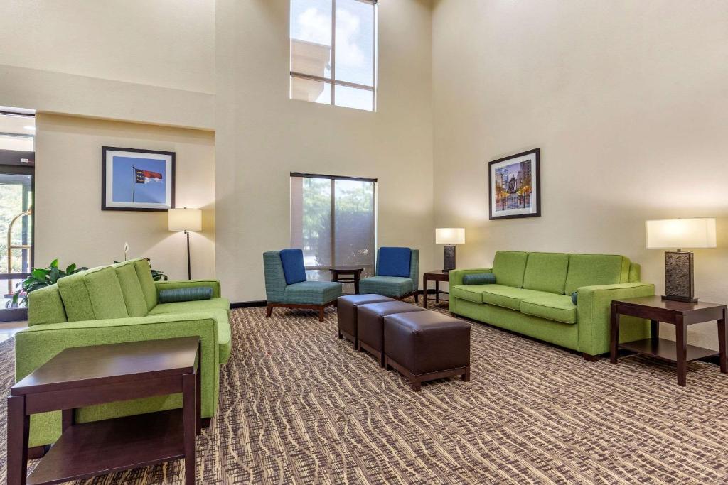 Comfort Suites Clayton - Garner - image 7