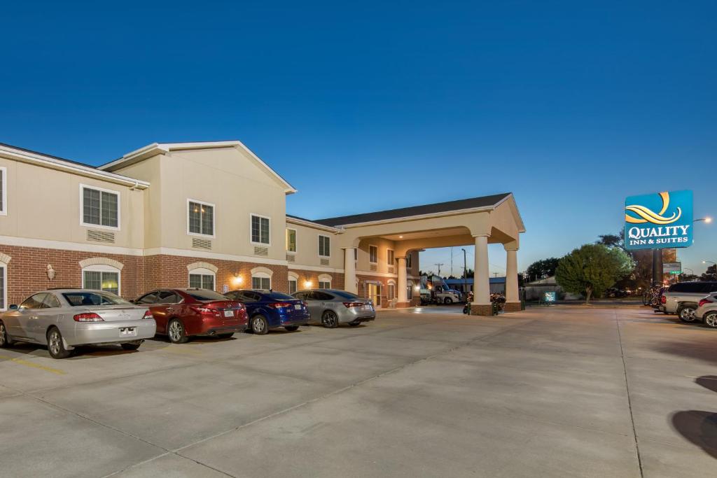 Quality Inn & Suites - main image