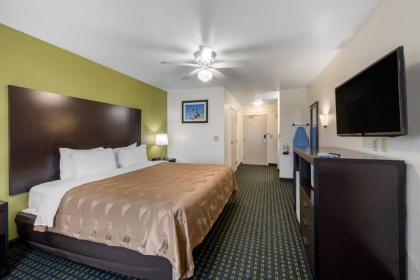 Quality Inn & Suites - image 5