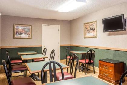 Quality Inn & Suites Mount Chalet - image 12