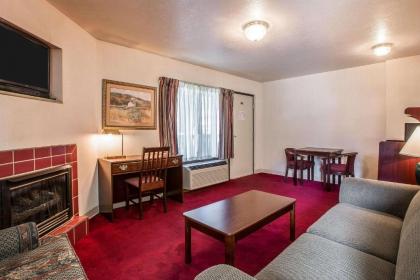 Quality Inn & Suites Mount Chalet - image 15