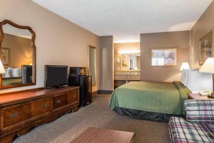 Quality Inn & Suites Mount Chalet - image 6