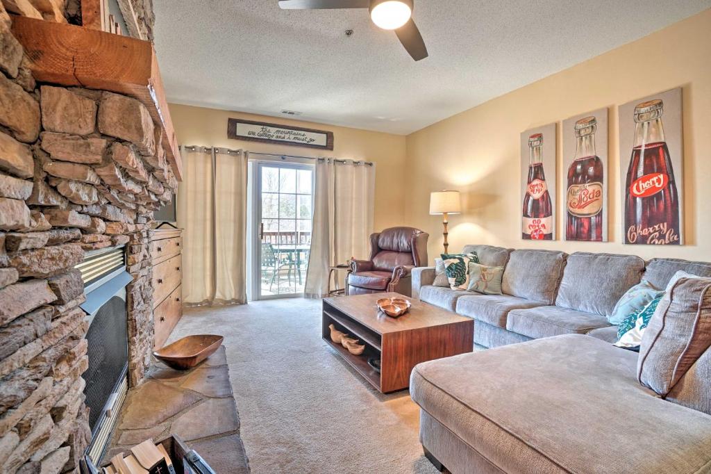 Clayton Condo with Balcony - on Kingwood Golf Course - main image