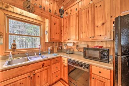 Pet-Friendly Cozy Cabin with Views By Black Rock! - image 10