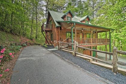 Luxe Clayton Cabin with Expansive Deck and Grill! - image 4