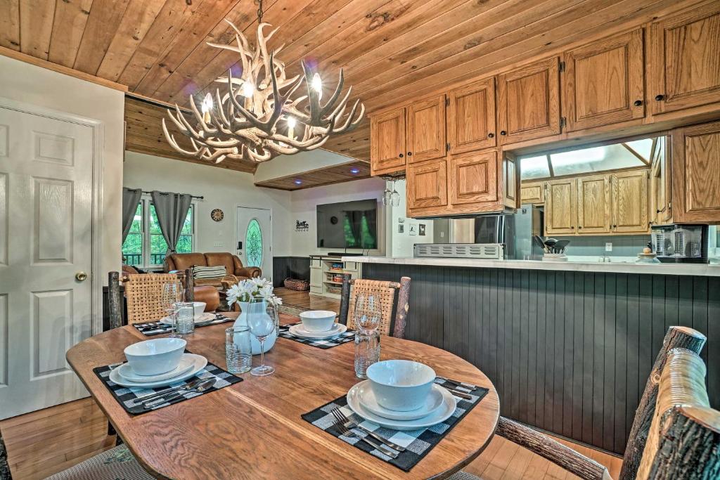 Luxe Clayton Cabin with Expansive Deck and Grill! - image 7