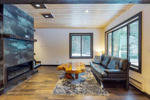 Creekside Cabin - image 5